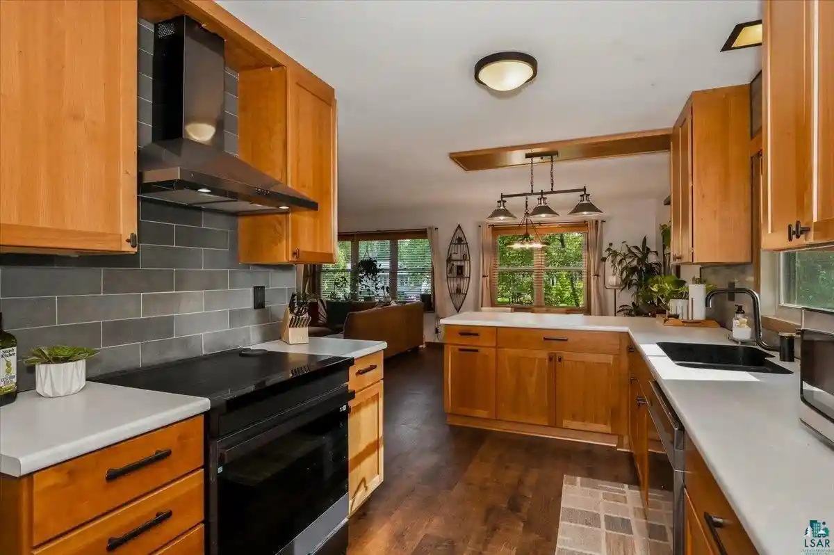 Photo 4 of Single family home for sale at 2010 E 10th Street, Superior, WI 54880 | MLS# 6128076 | Listing updated on 2026-10-05