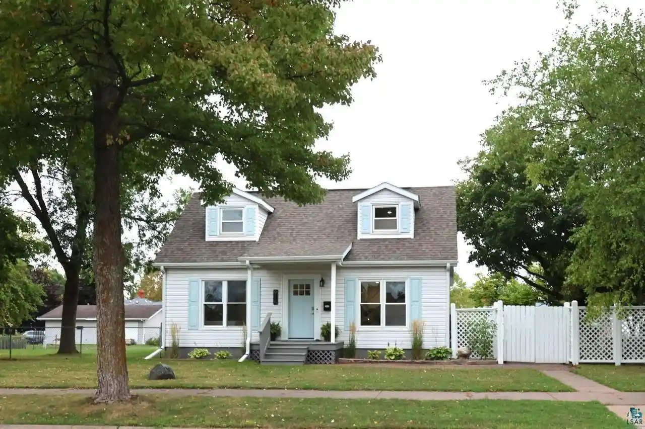 Photo 1 of Single family home for sale at 914 3rd Avenue E, Ashland, WI 54806 | MLS# 6128094 | Listing updated on 2026-10-05