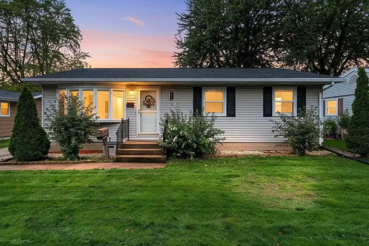 Photo 1 of Single family home for sale at 111 N Meadow St, Oshkosh, WI 54902 | MLS# 50333784 | Listing updated on 2026-10-05