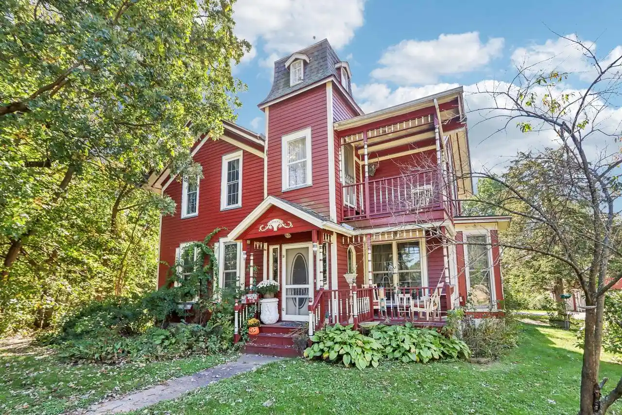 Photo 1 of Single family home for sale at 238 S Oak St, Lake Mills, WI 53551 | MLS# 1983440 | Listing updated on 2026-10-06