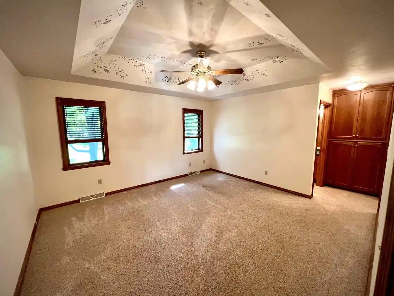 Photo 3 of Single family home for sale at 2039 Meadow Links Dr, New Franken, WI 54229 | MLS# 50333787 | Listing updated on 2026-10-06