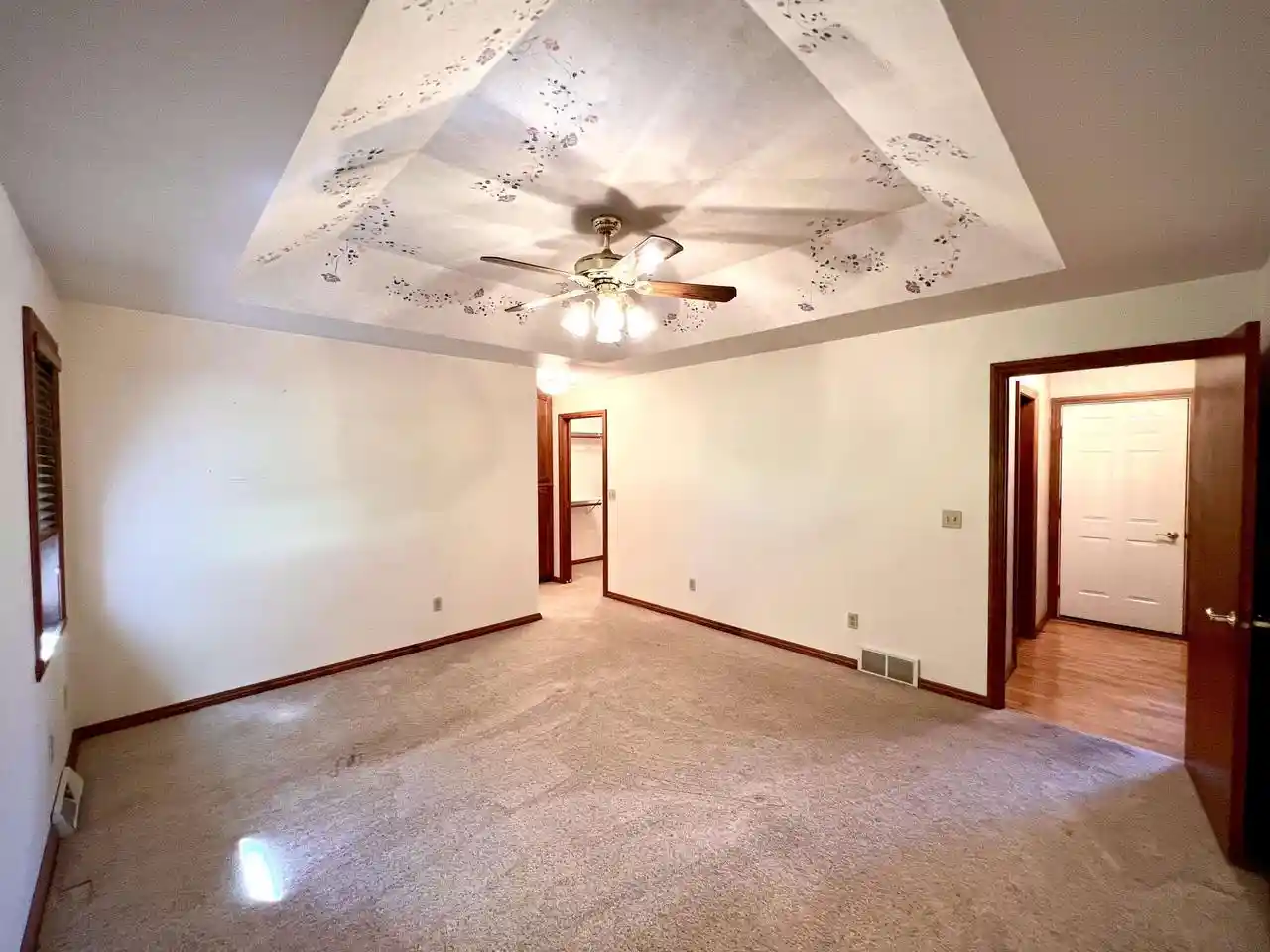 Photo 3 of Single family home for sale at 2039 Meadow Links Dr, New Franken, WI 54229 | MLS# 50333787 | Listing updated on 2026-10-06