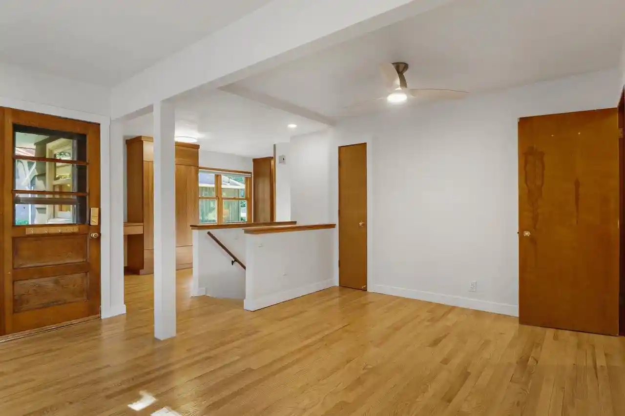 Photo 4 of Single family home for sale at 213 Bordner Dr, Madison, WI 53705 | MLS# 2034065 | Listing updated on 2026-10-06