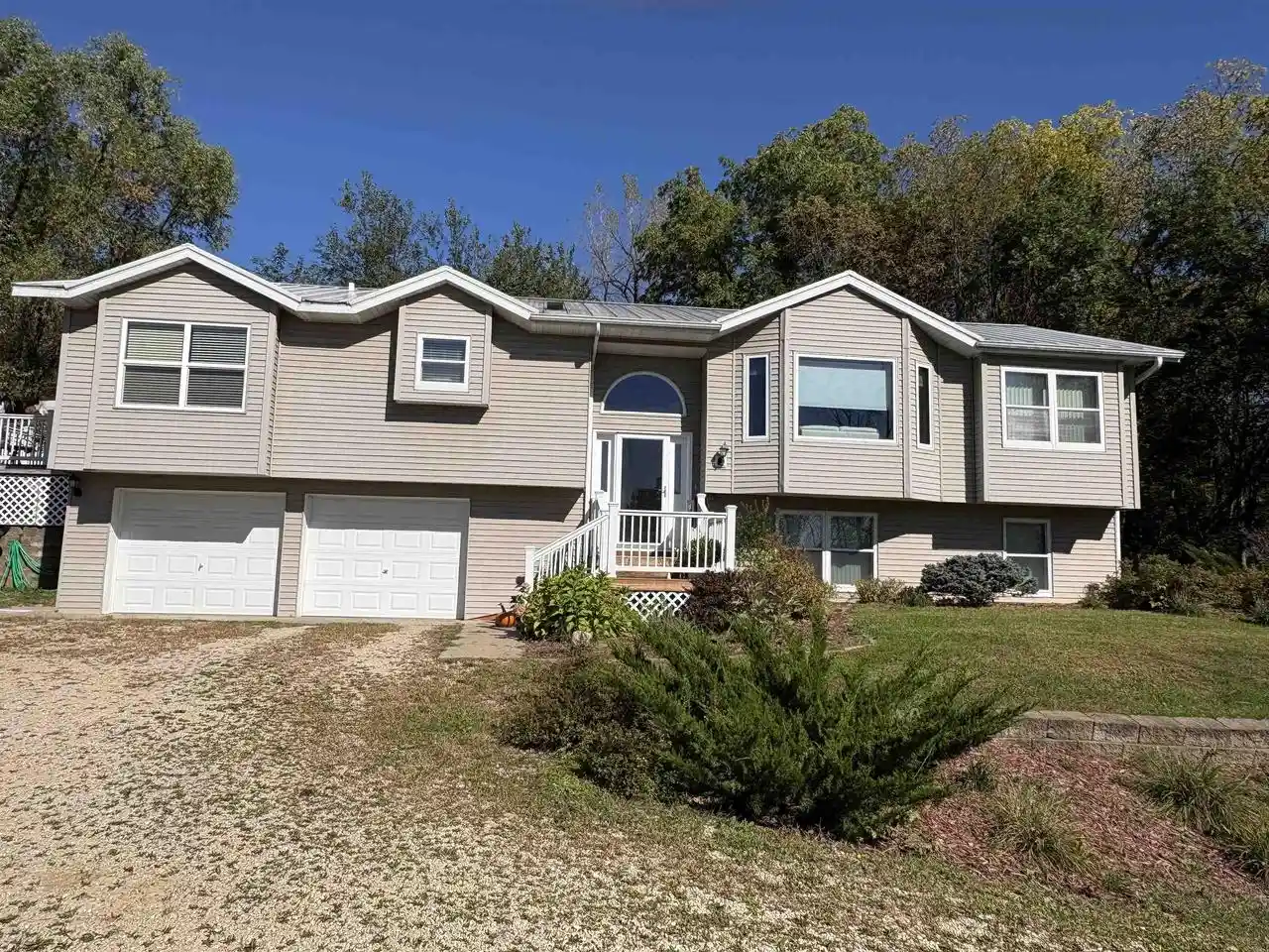 Photo 1 of Single family home for sale at 37809 Maple Ln, Prairie Du Chien, WI 53821 | MLS# 2034068 | Listing updated on 2026-10-08