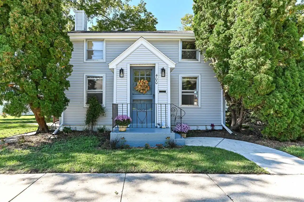 Photo 1 of Single family home for sale at 400 S 3rd Street, Waterford, WI 53185 | MLS# 1983473 | Listing updated on 2026-10-07