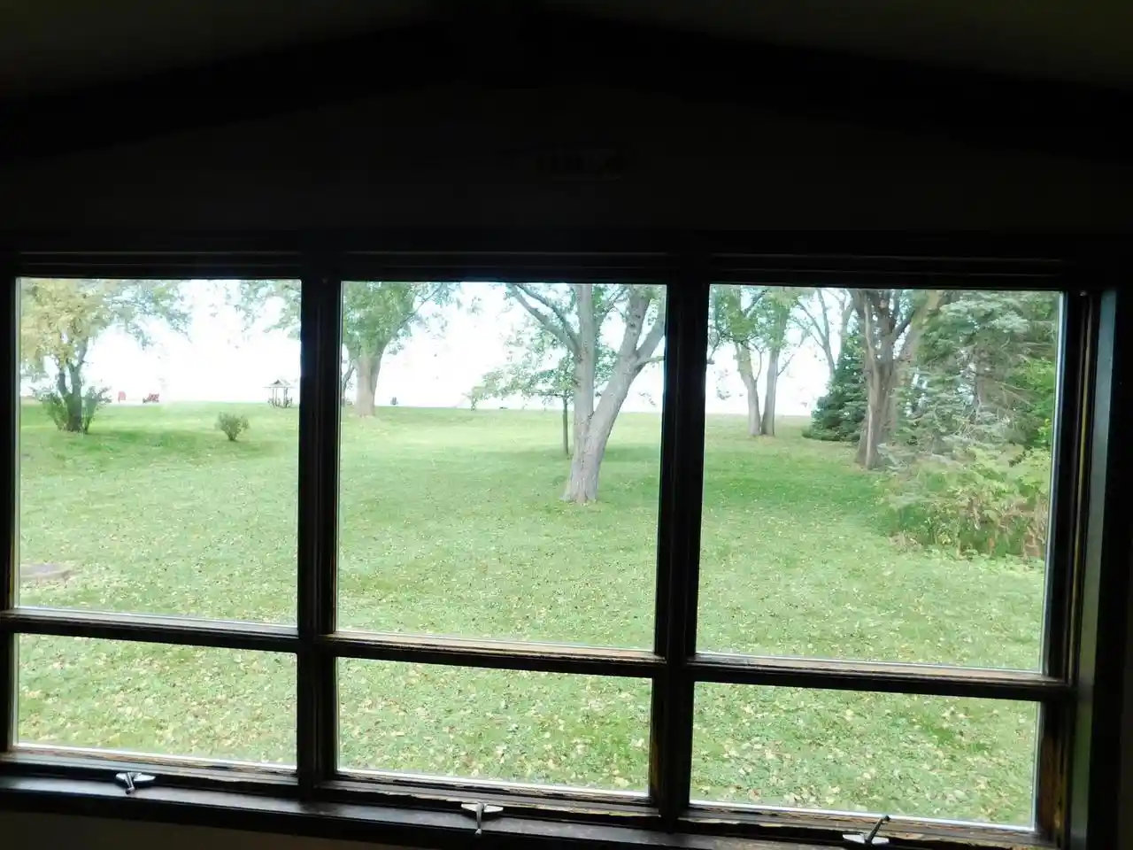 Photo 4 of Single family home for sale at 2829 E Shore Dr, Green Bay, WI 54302 | MLS# 50333788 | Listing updated on 2026-10-08