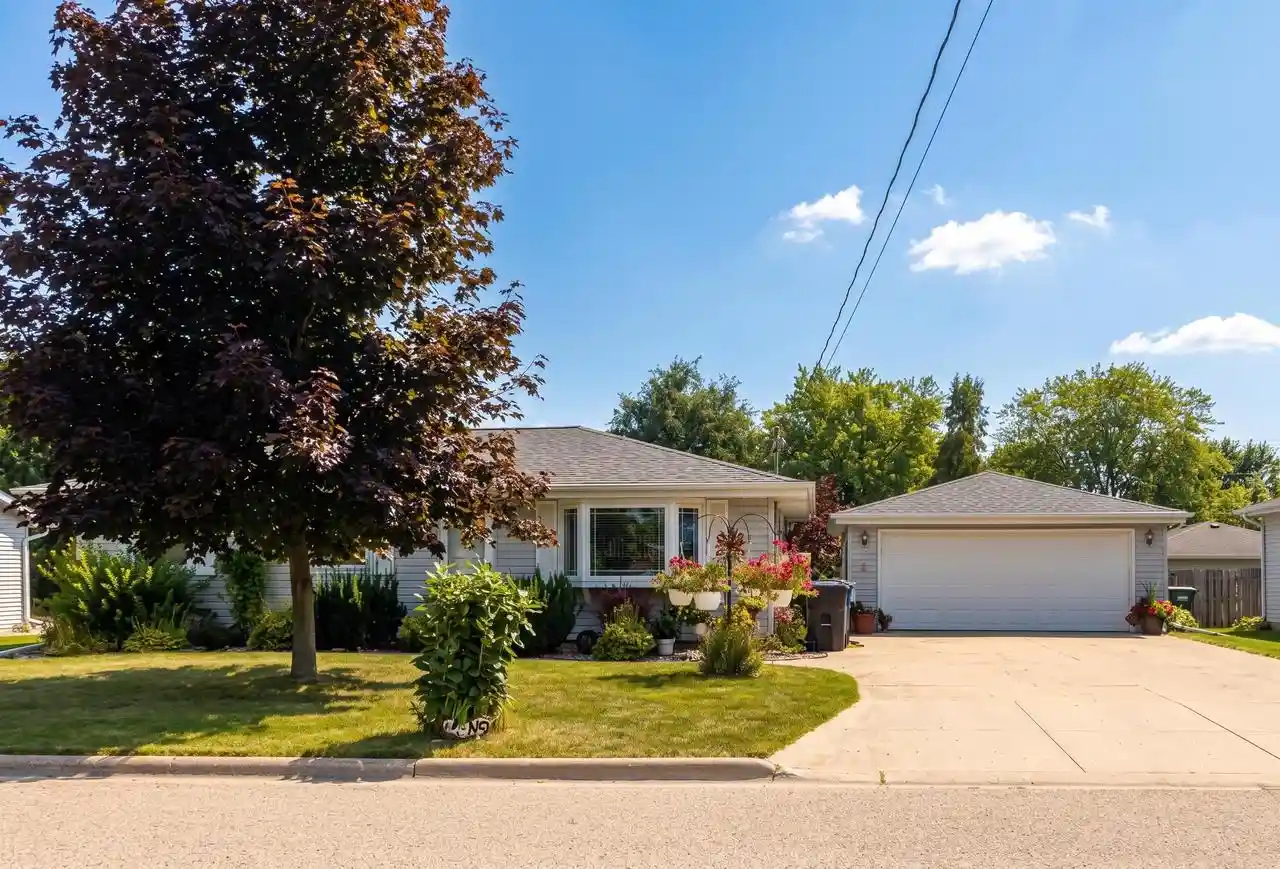 Single family home for sale at N4131 Garvey Ave, Freedom, WI 54130 | MLS# 50333785