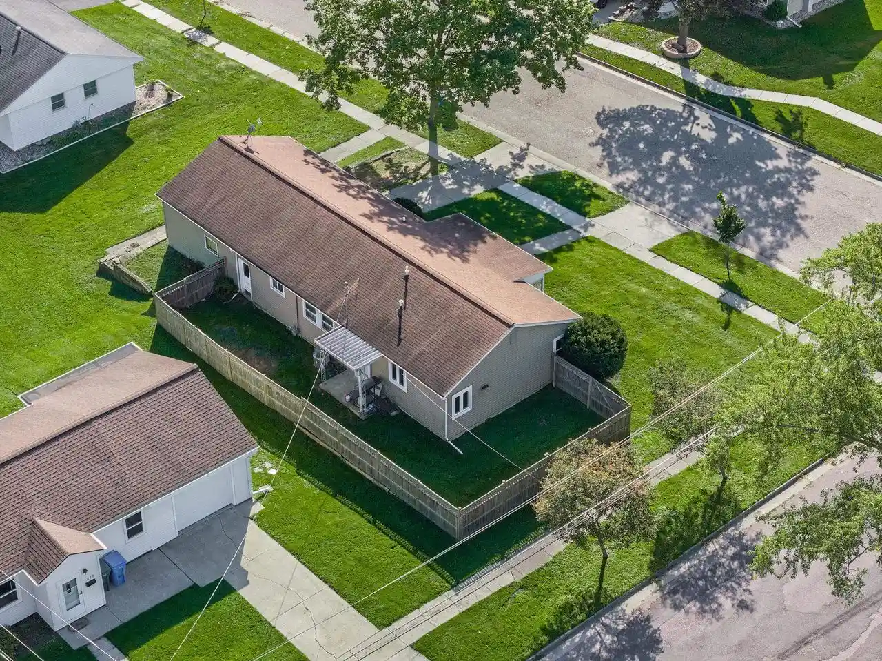 Photo 2 of Single family home for sale at 526 Badger Dr, Baraboo, WI 53913 | MLS# 2034076 | Listing updated on 2026-10-09