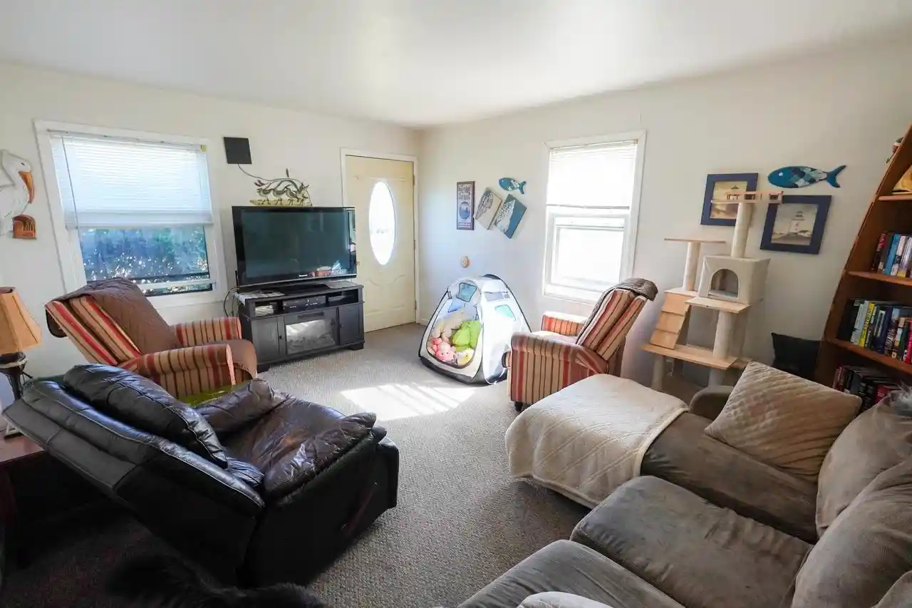 Listing Photo 5 - Condo for sale in building located at 265 S Pine St, Burlington, WI 53105 - Unit #267