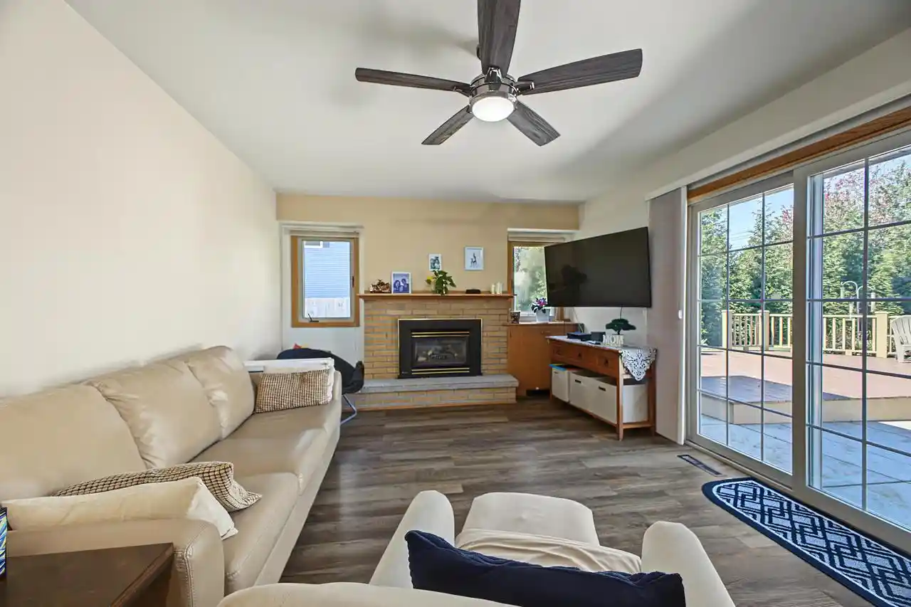 Photo 4 of Single family home for sale at 3514 Waterbury Ln, Racine, WI 53403 | MLS# 1983507 | Listing updated on 2026-10-06