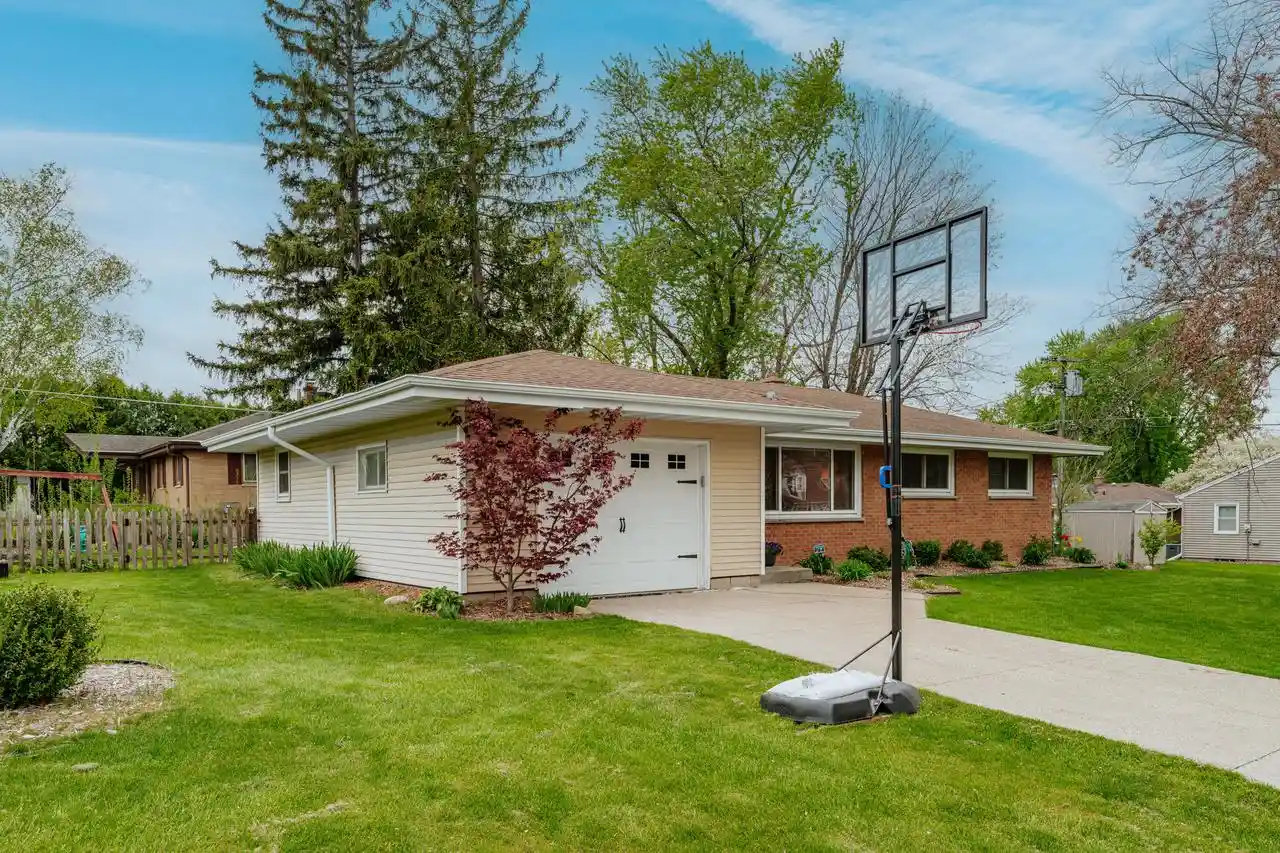 Photo 1 of Single family home for sale at 16401 W Addison Ave, New Berlin, WI 53151 | MLS# 1983509 | Listing updated on 2026-10-08