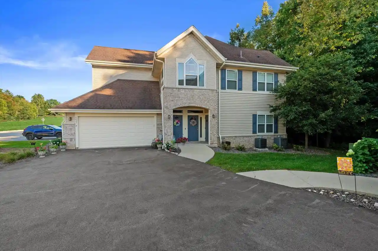 Photo 1 of Condo for sale at 5427 W Cobblestone Way #D, Franklin, WI 53132 | MLS# 1983514 | Listing updated on 2026-10-06
