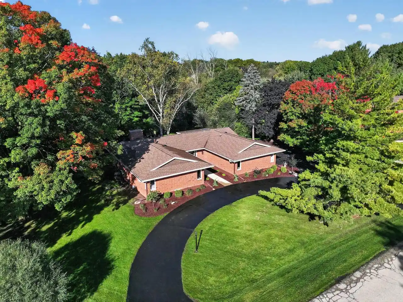 Photo 1 of Single family home for sale at 3330 Taurus Dr, Caledonia, WI 53406 | MLS# 1983516 | Listing updated on 2026-10-06