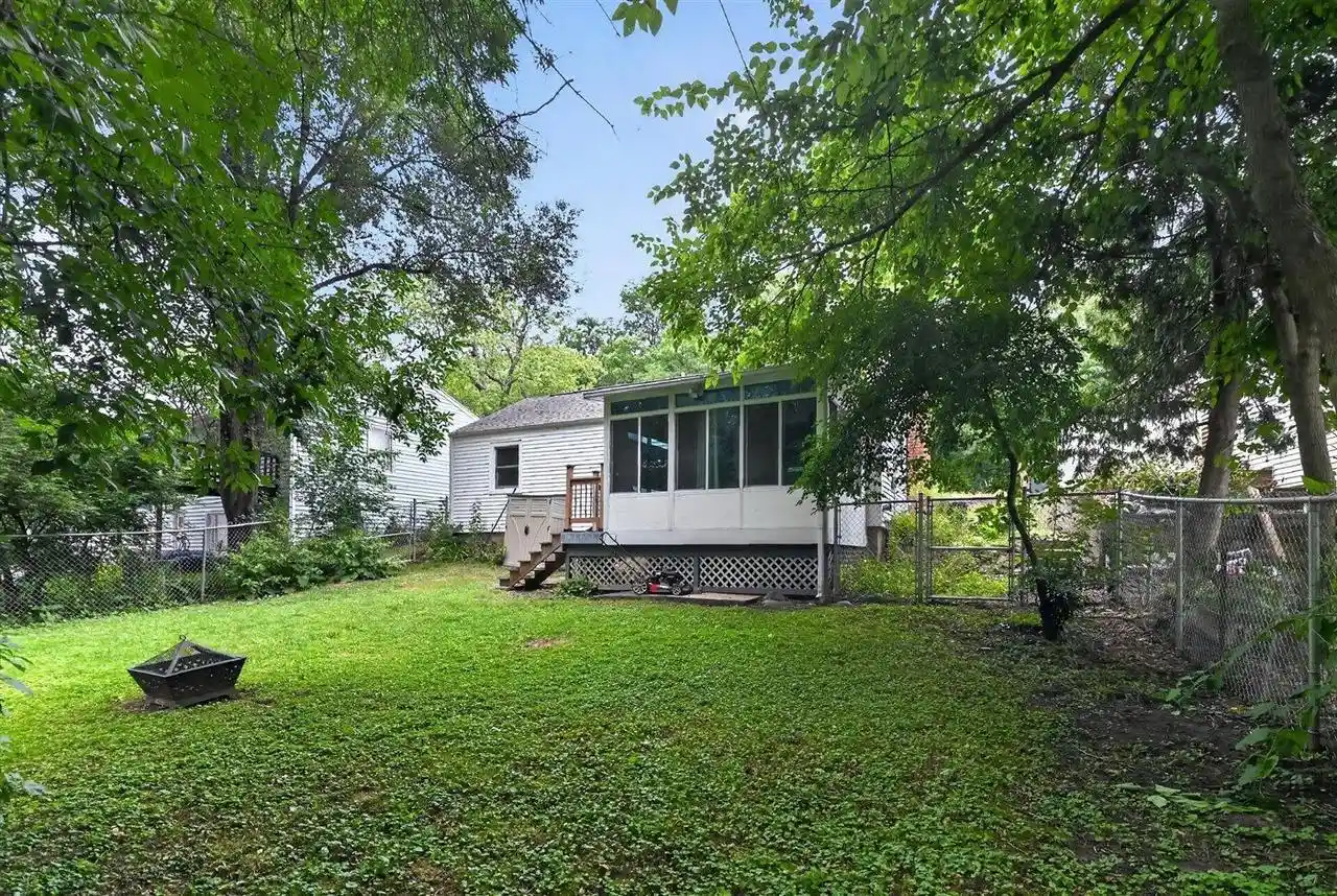 Photo 1 of Single family home for sale at 5513 Old Middleton Rd, Madison, WI 53705 | MLS# 2034094 | Listing updated on 2026-10-06