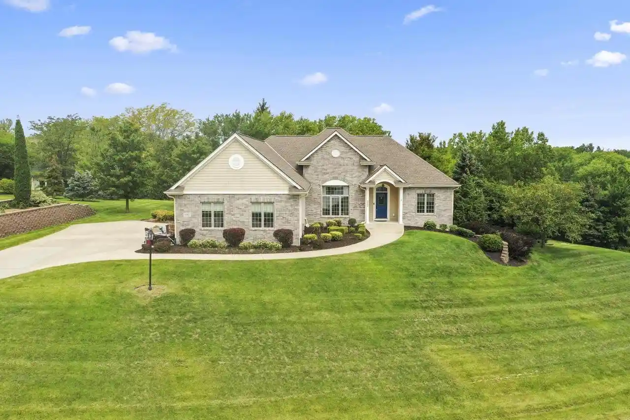 Photo 2 of Single family home for sale at 5765 Stefanie Way, Caledonia, WI 53108 | MLS# 1983518 | Listing updated on 2026-10-07