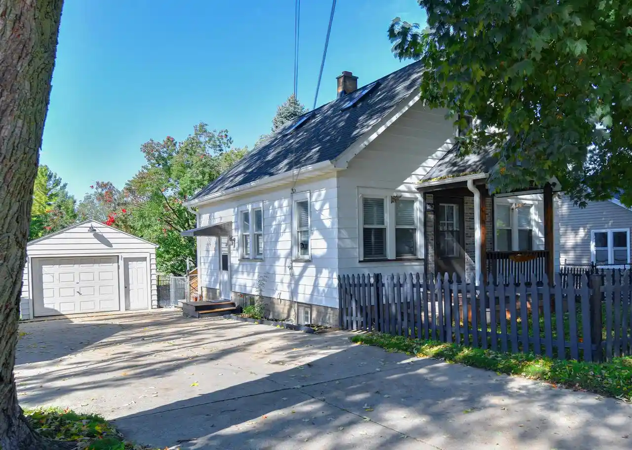 Photo 1 of Single family home for sale at 1462 Cleveland Ave, Waukesha, WI 53186 | MLS# 1983520 | Listing updated on 2026-10-10