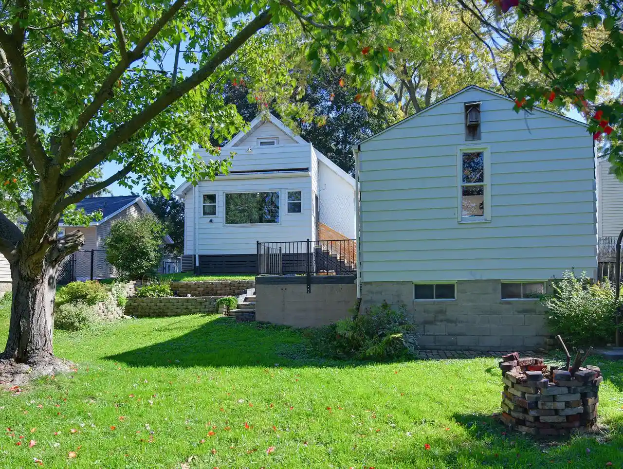 Photo 4 of Single family home for sale at 1462 Cleveland Ave, Waukesha, WI 53186 | MLS# 1983520 | Listing updated on 2026-10-10