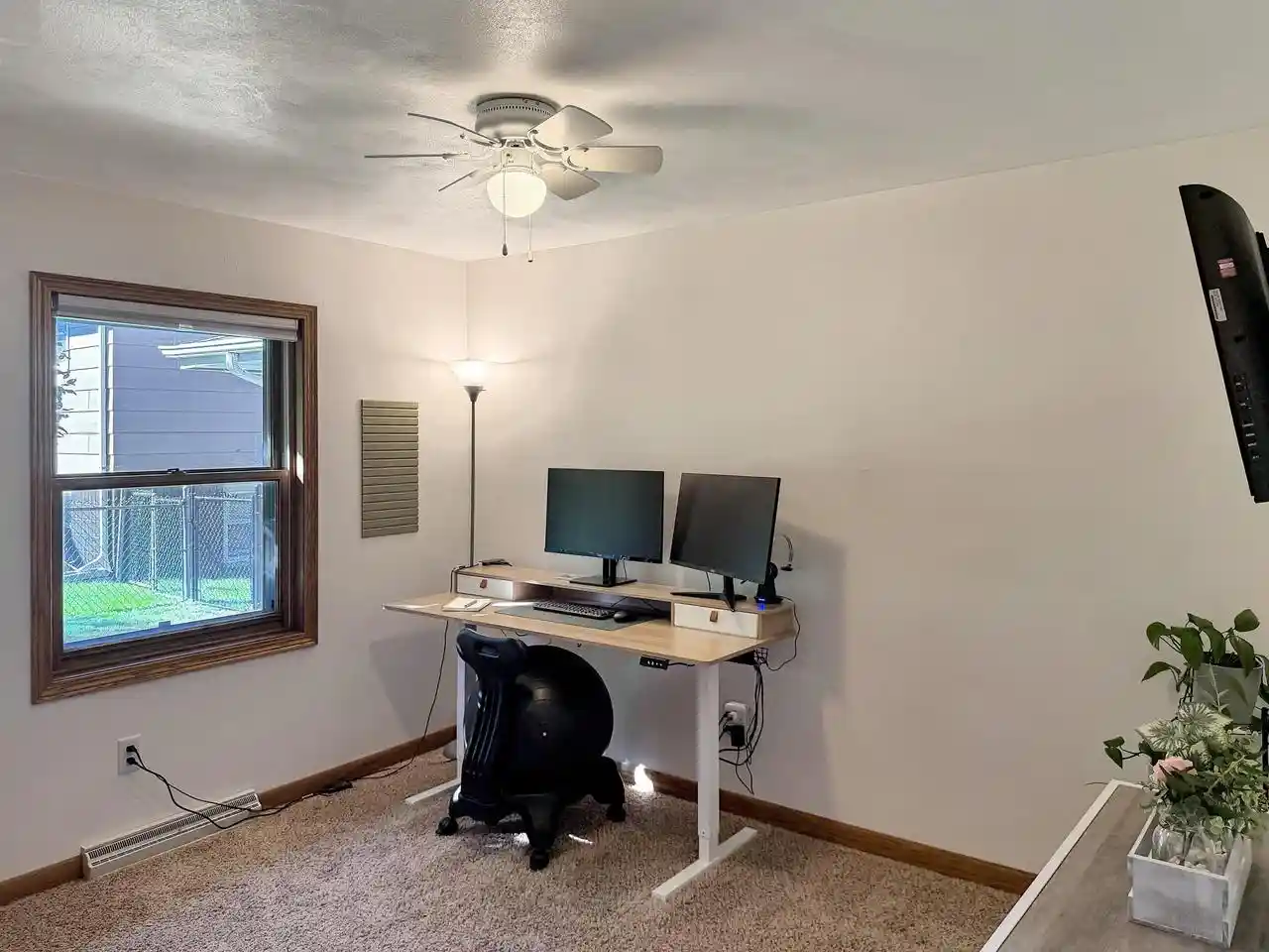 Photo 4 of Single family home for sale at 924 Laurel Ln, Kaukauna, WI 54130 | MLS# 50333794 | Listing updated on 2026-10-07