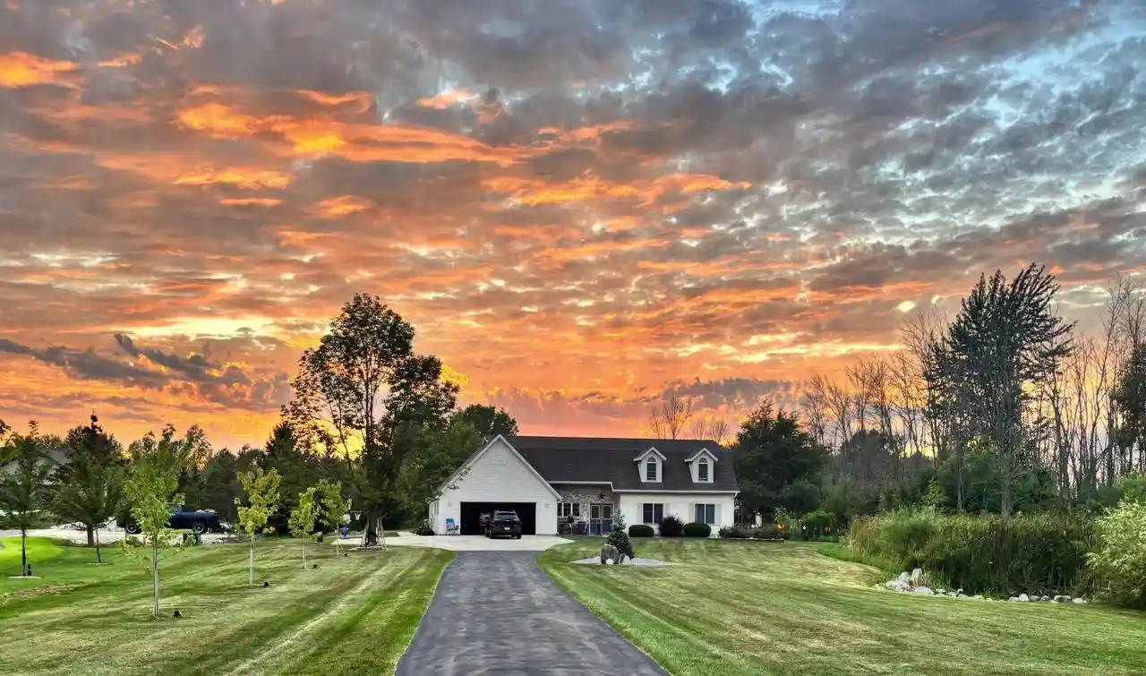Photo 1 of Single family home for sale at 514 N Alverno Rd, Manitowoc, WI 54220 | MLS# 1983528 | Listing updated on 2026-10-06