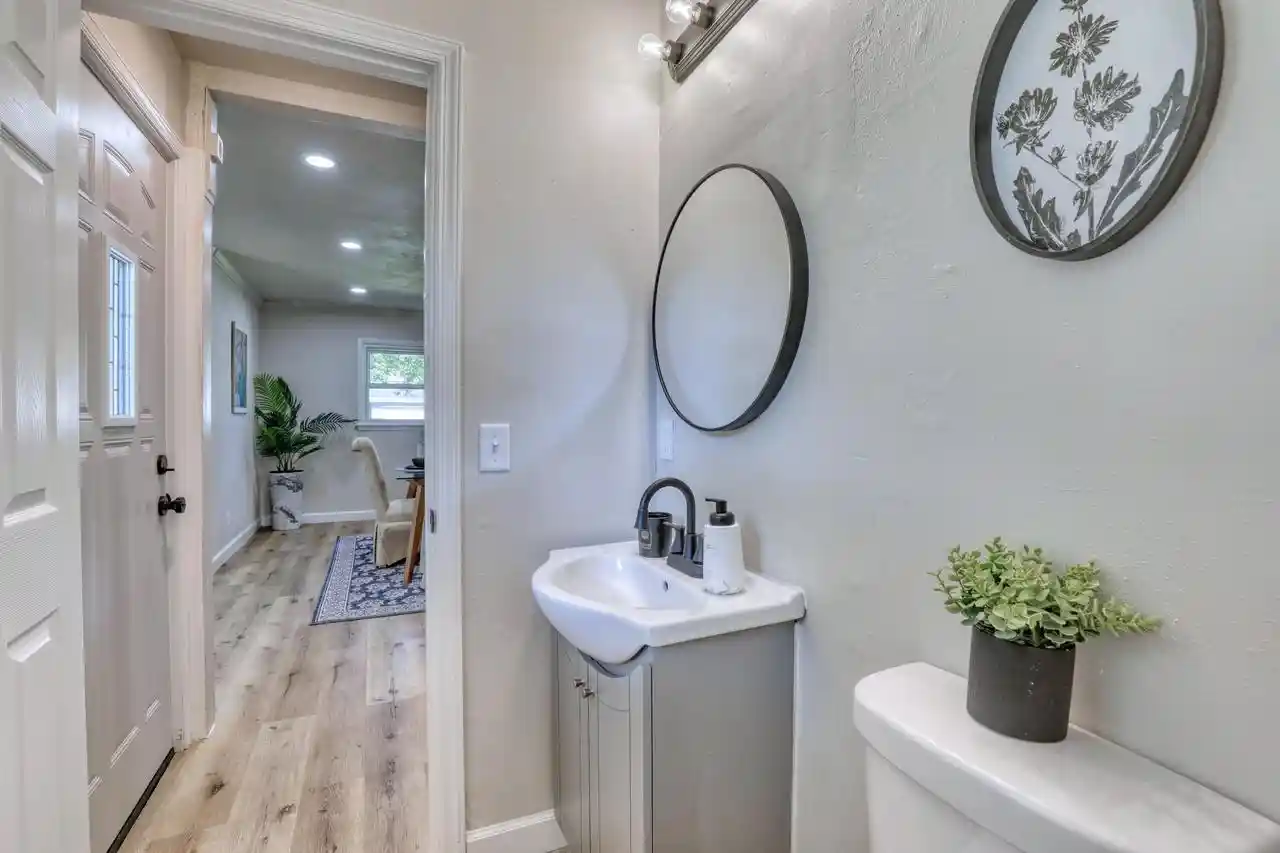Photo 4 of Single family home for sale at 5406 N Shasta Dr, Glendale, WI 53209 | MLS# 1983531 | Listing updated on 2026-10-10