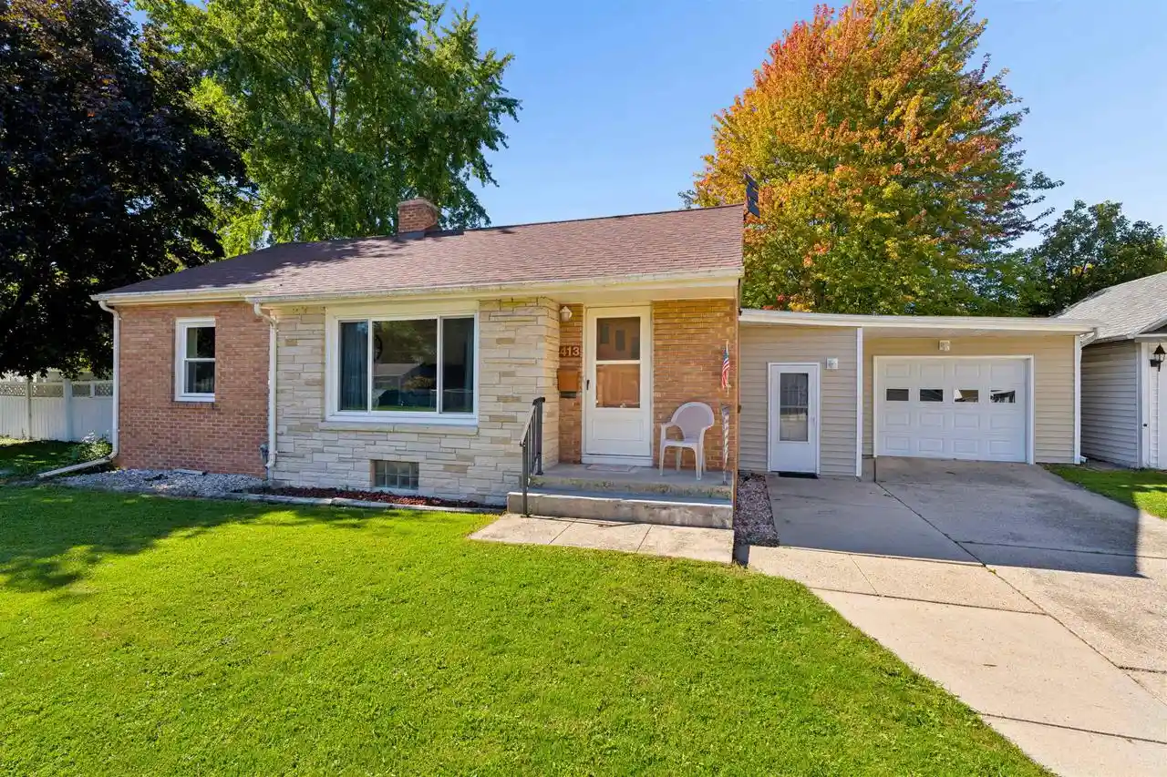 Photo 1 of Single family home for sale at 413 Stevens Ct, Oshkosh, WI 54901 | MLS# 50333801 | Listing updated on 2026-10-07