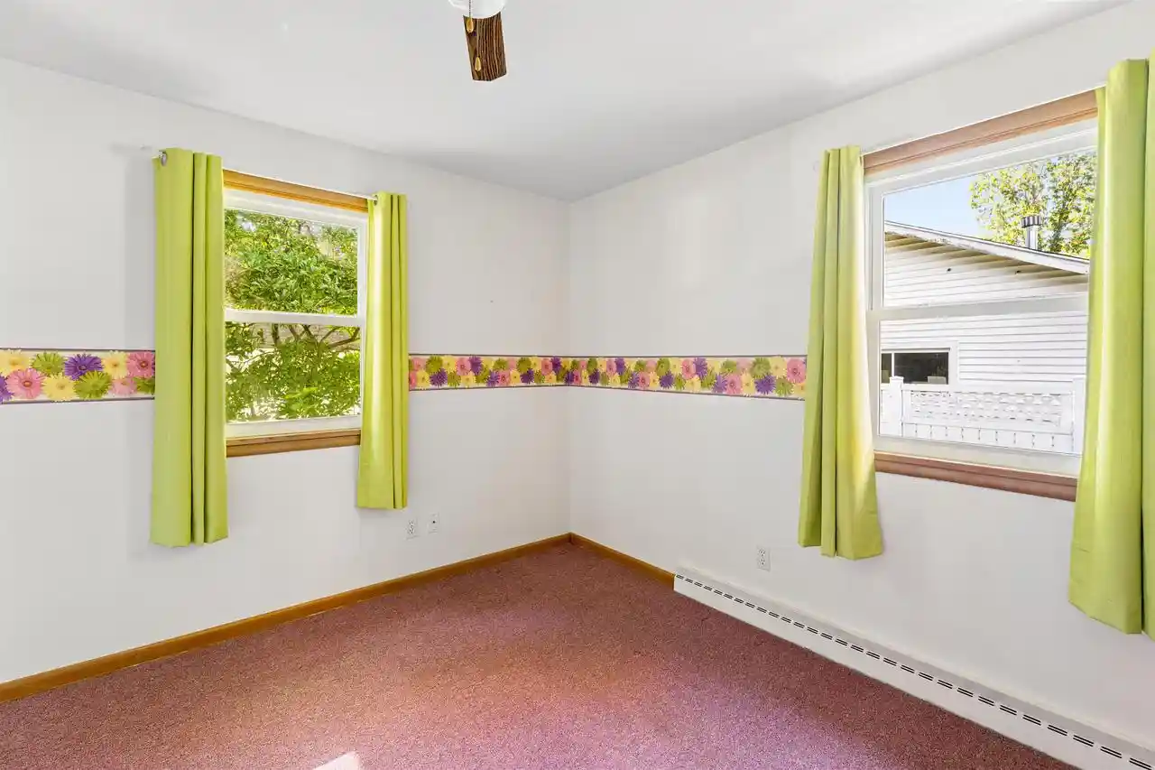 Photo 3 of Single family home for sale at 413 Stevens Ct, Oshkosh, WI 54901 | MLS# 50333801 | Listing updated on 2026-10-07