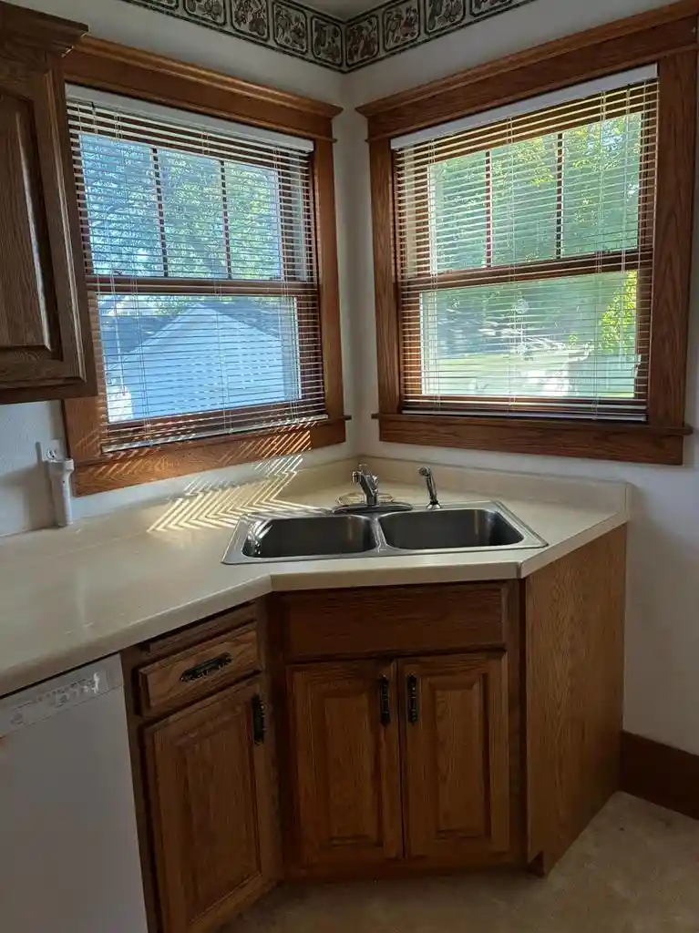 Photo 3 of Single family home for sale at 1422 Ohio St, Oshkosh, WI 54902 | MLS# 50333803 | Listing updated on 2026-10-06