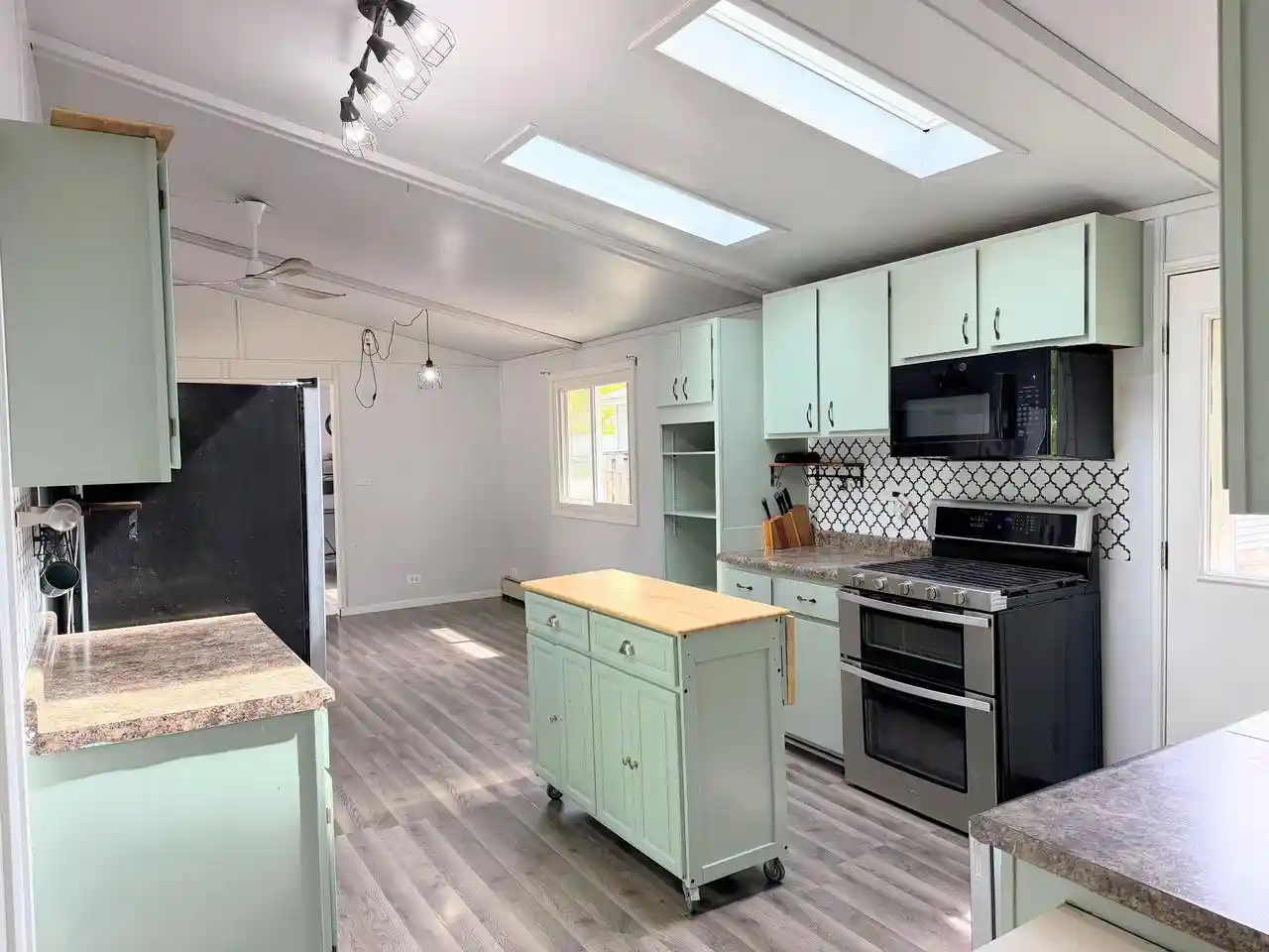 Photo 4 of Single family home for sale at 404 E Broadway St, Prairie Du Chien, WI 53821 | MLS# 2034100 | Listing updated on 2026-10-07