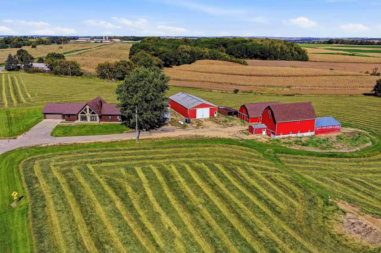 Photo 1 of Single family home for sale at 15910 Furnace Hl Rd, Darlington, WI 53530 | MLS# 2034103 | Listing updated on 2026-10-08