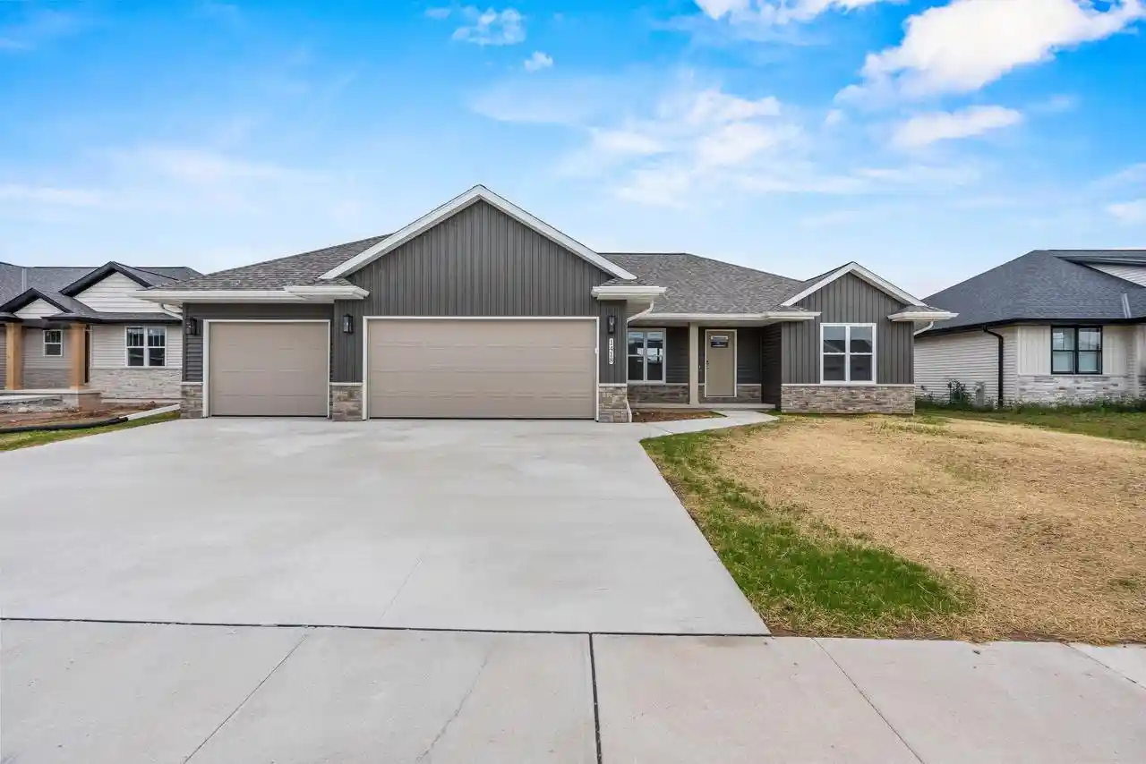 Photo 1 of Single family home for sale at 1418 Divinity Dr, De Pere, WI 54115 | MLS# 50333820 | Listing updated on 2026-10-06