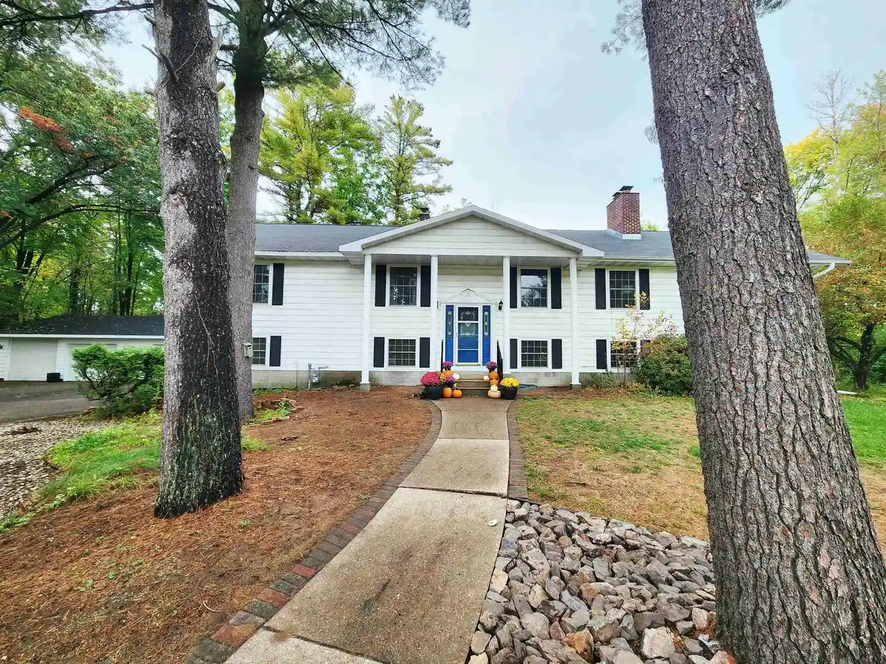 Photo 1 of Single family home for sale at 281 Van Slate Ct, Wisconsin Rapids, WI 54494 | MLS# 22604962 | Listing updated on 2026-10-07