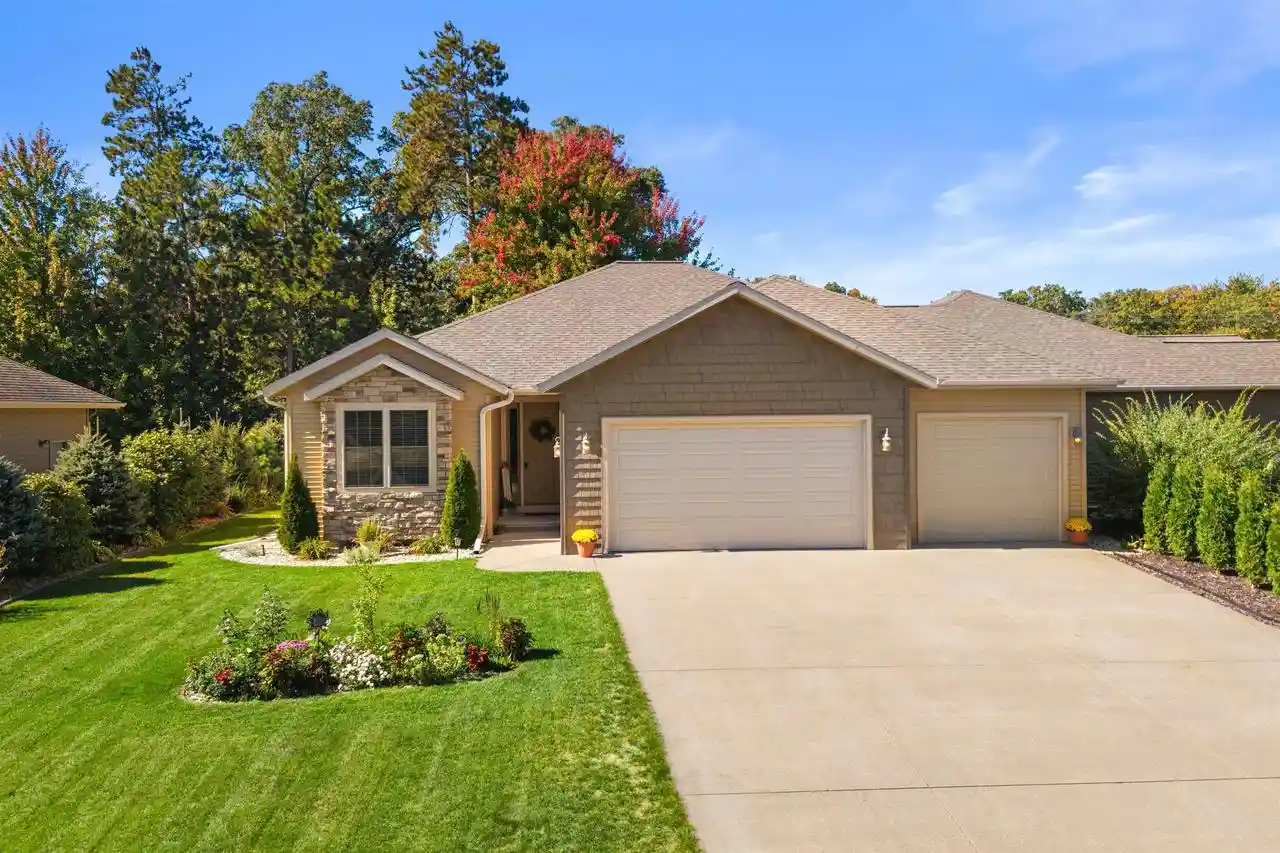 Photo 2 of Single family home for sale at 1700 Schiller Dr, Stevens Point, WI 54482 | MLS# 22604964 | Listing updated on 2026-10-09
