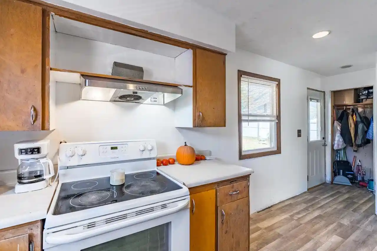 Photo 3 of Single family home for sale at 1500 W Thomas St, Wausau, WI 54401 | MLS# 22604965 | Listing updated on 2026-10-06