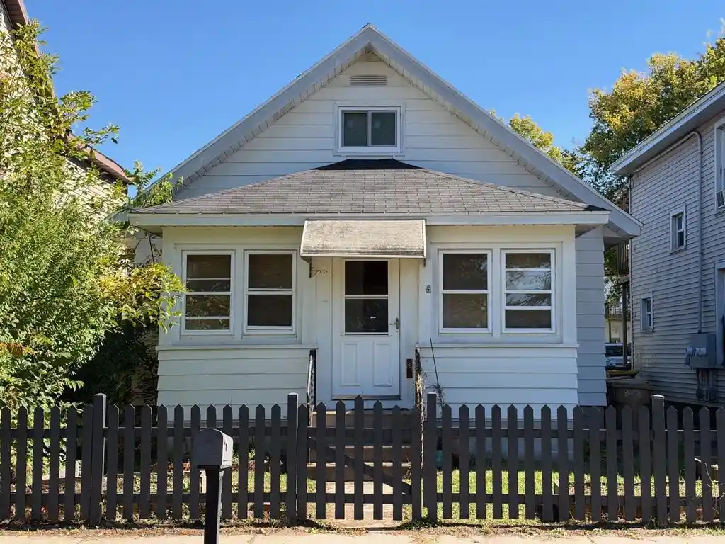 Photo 1 of Single family home for sale at 519 Forest St, Eau Claire, WI 54703 | MLS# 1605752 | Listing updated on 2026-10-06