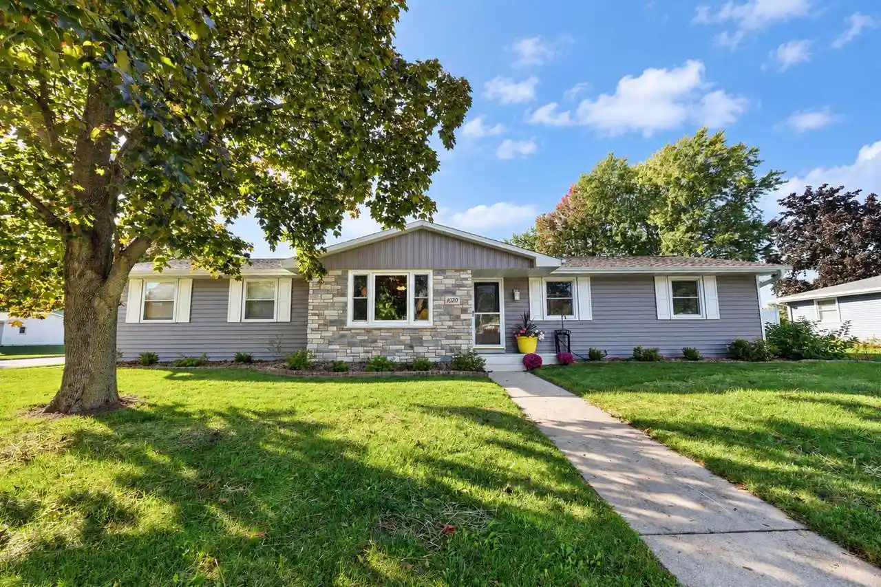 Photo 1 of Single family home for sale at 1020 Star St, De Pere, WI 54115 | MLS# 50333822 | Listing updated on 2026-10-06