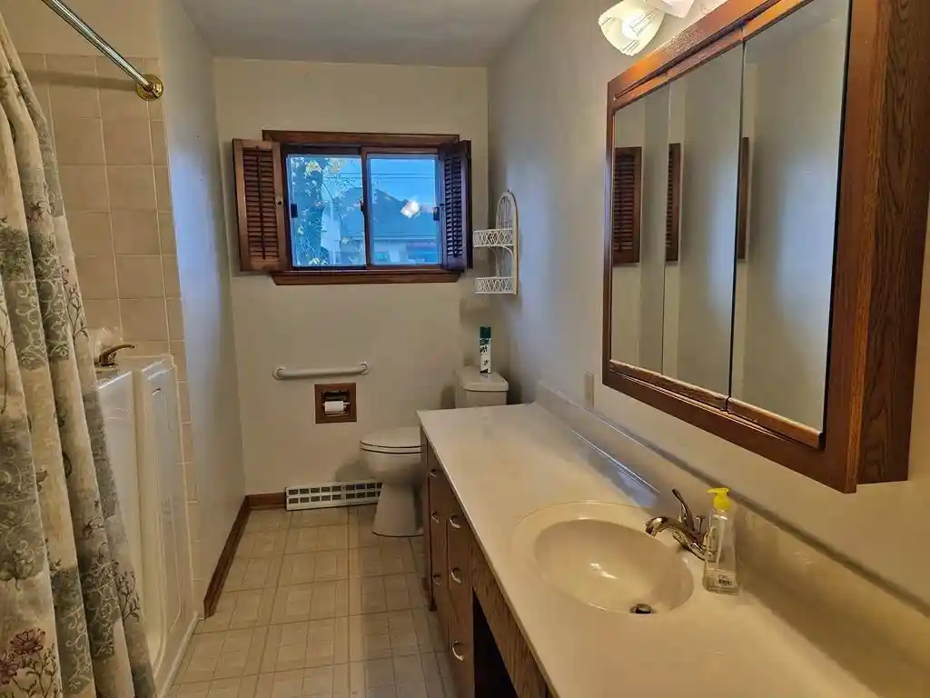 Photo 3 of Single family home for sale at 1705 N Peach Ave, Marshfield, WI 54449 | MLS# 22604966 | Listing updated on 2026-10-20
