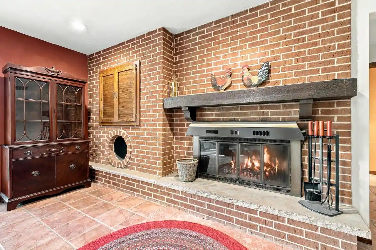 Photo 2 of Single family home for sale at 5937 4 Mile Rd, Caledonia, WI 53402 | MLS# 1983561 | Listing updated on 2026-10-09