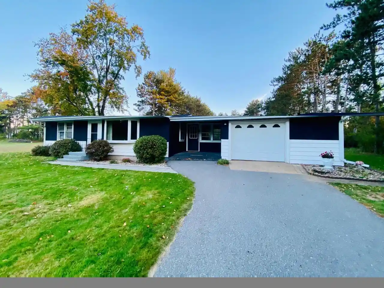 Photo 1 of Single family home for sale at 4026 Doolittle Dr, Stevens Point, WI 54481 | MLS# 22604967 | Listing updated on 2026-10-09