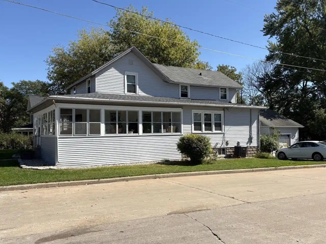 Photo 2 of Single family home for sale at 1539 Oshkosh Ave, Oshkosh, WI 54902 | MLS# 50333823 | Listing updated on 2026-10-06