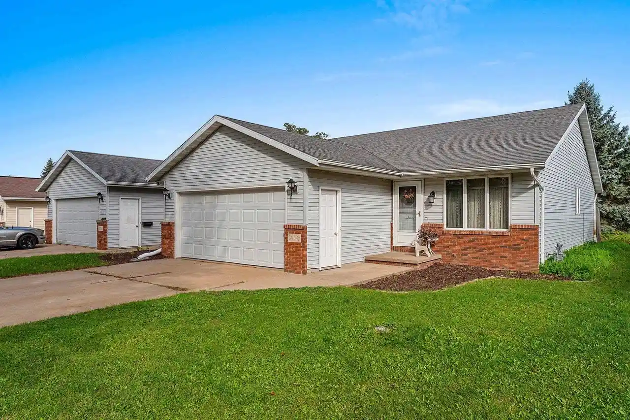 Photo 1 of Multi family home for sale at 1400 W Weiland Ln, Appleton, WI 54914 | MLS# 50333826 | Listing updated on 2026-10-09