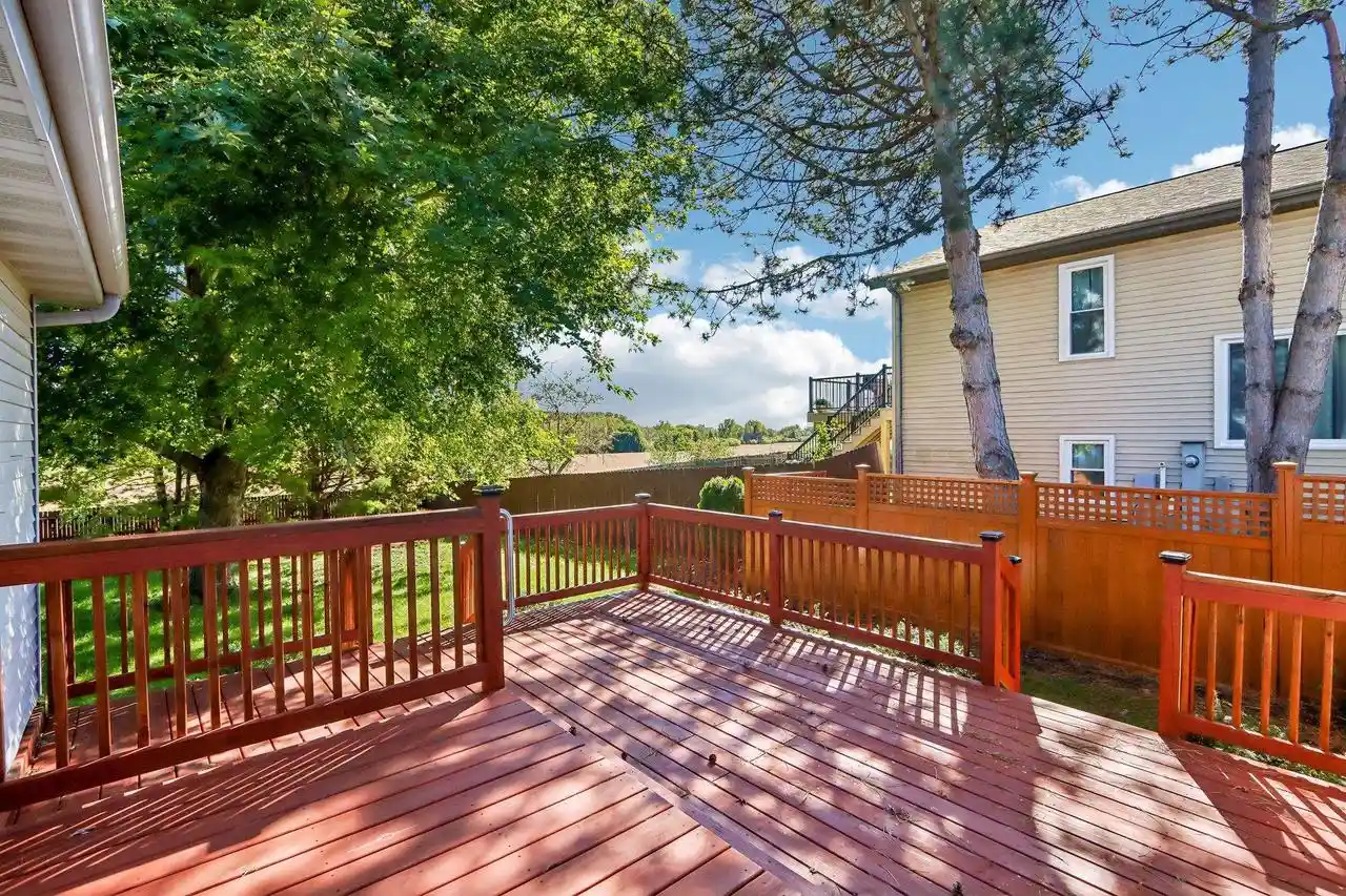 Photo 3 of Single family home for sale at 6 Buhler Ct, Madison, WI 53704 | MLS# 2034112 | Listing updated on 2026-10-06