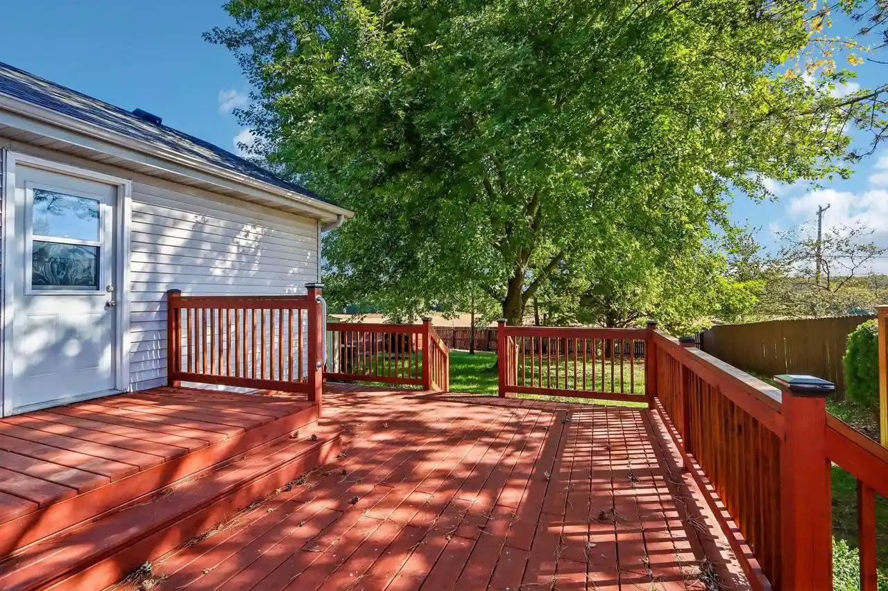 Photo 3 of Single family home for sale at 6 Buhler Ct, Madison, WI 53704 | MLS# 2034112 | Listing updated on 2026-10-06
