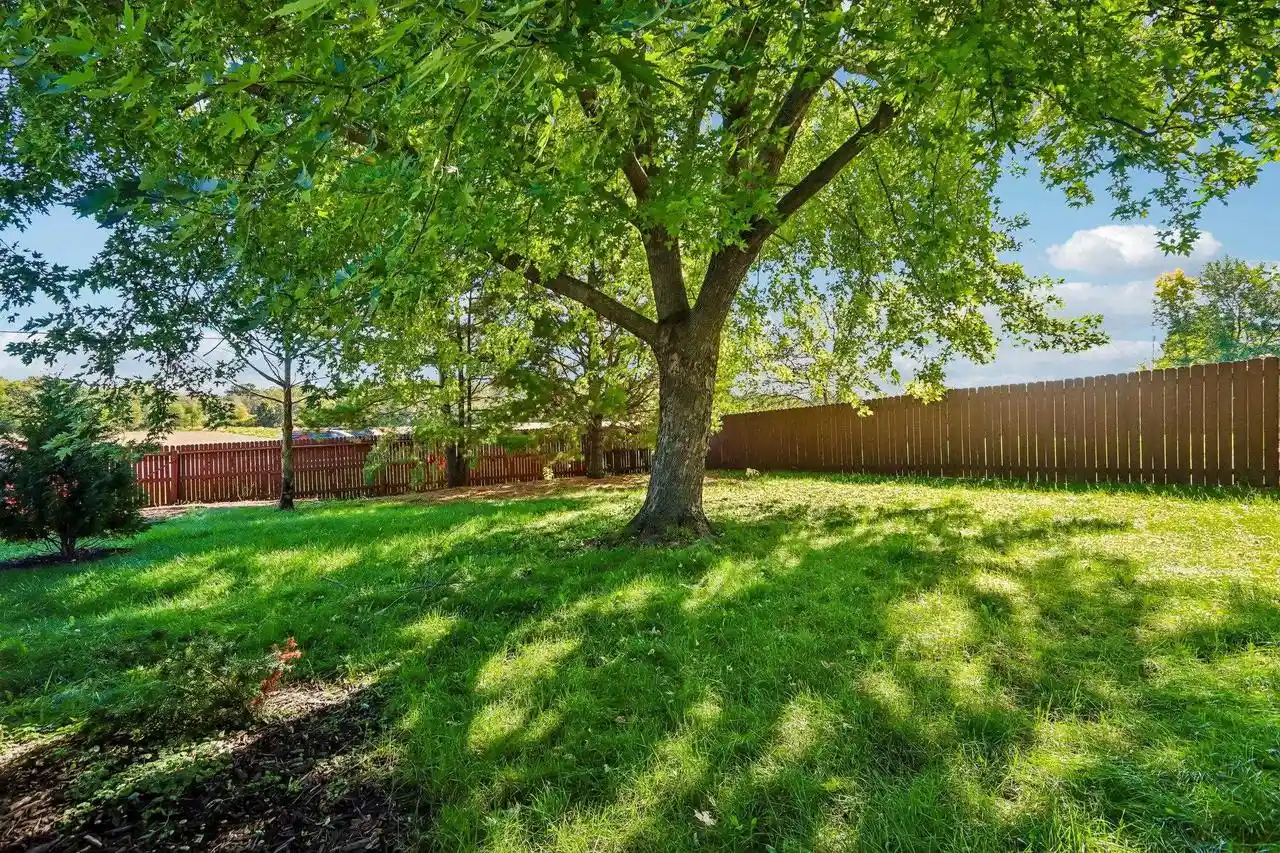 Photo 4 of Single family home for sale at 6 Buhler Ct, Madison, WI 53704 | MLS# 2034112 | Listing updated on 2026-10-06