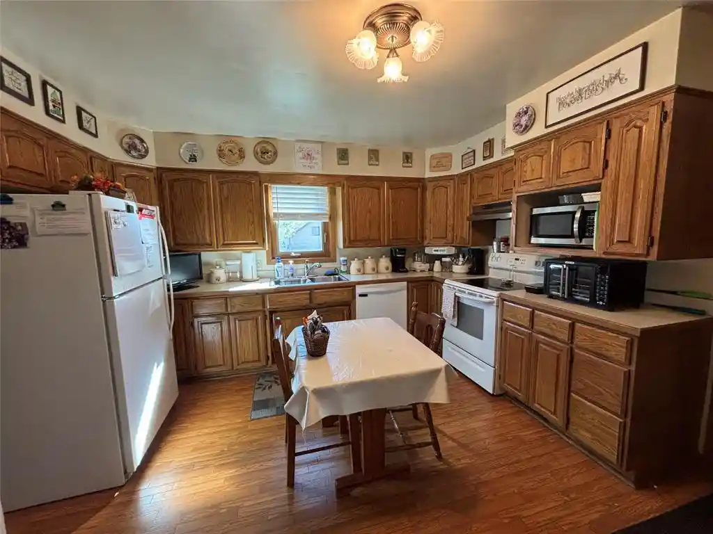 Photo 4 of Single family home for sale at 1612 6th Avenue, Bloomer, WI 54724 | MLS# 1605763 | Listing updated on 2026-10-07