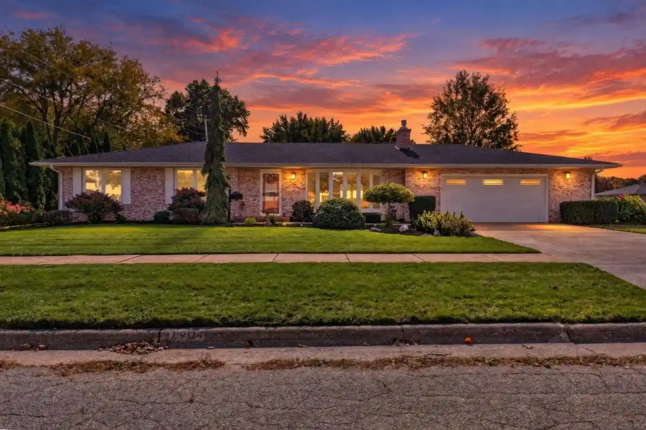 Photo 1 of Single family home for sale at 1904 Roxbury Rd, Janesville, WI 53545 | MLS# 2034117 | Listing updated on 2026-10-21
