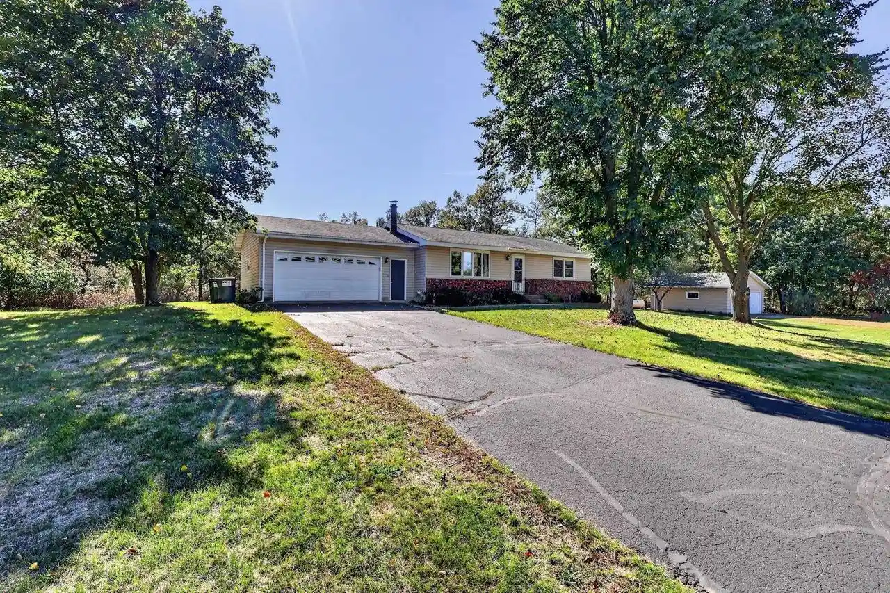 Photo 2 of Single family home for sale at 10283 Oak Ridge Rd, Wisconsin Rapids, WI 54494 | MLS# 22604969 | Listing updated on 2026-10-07