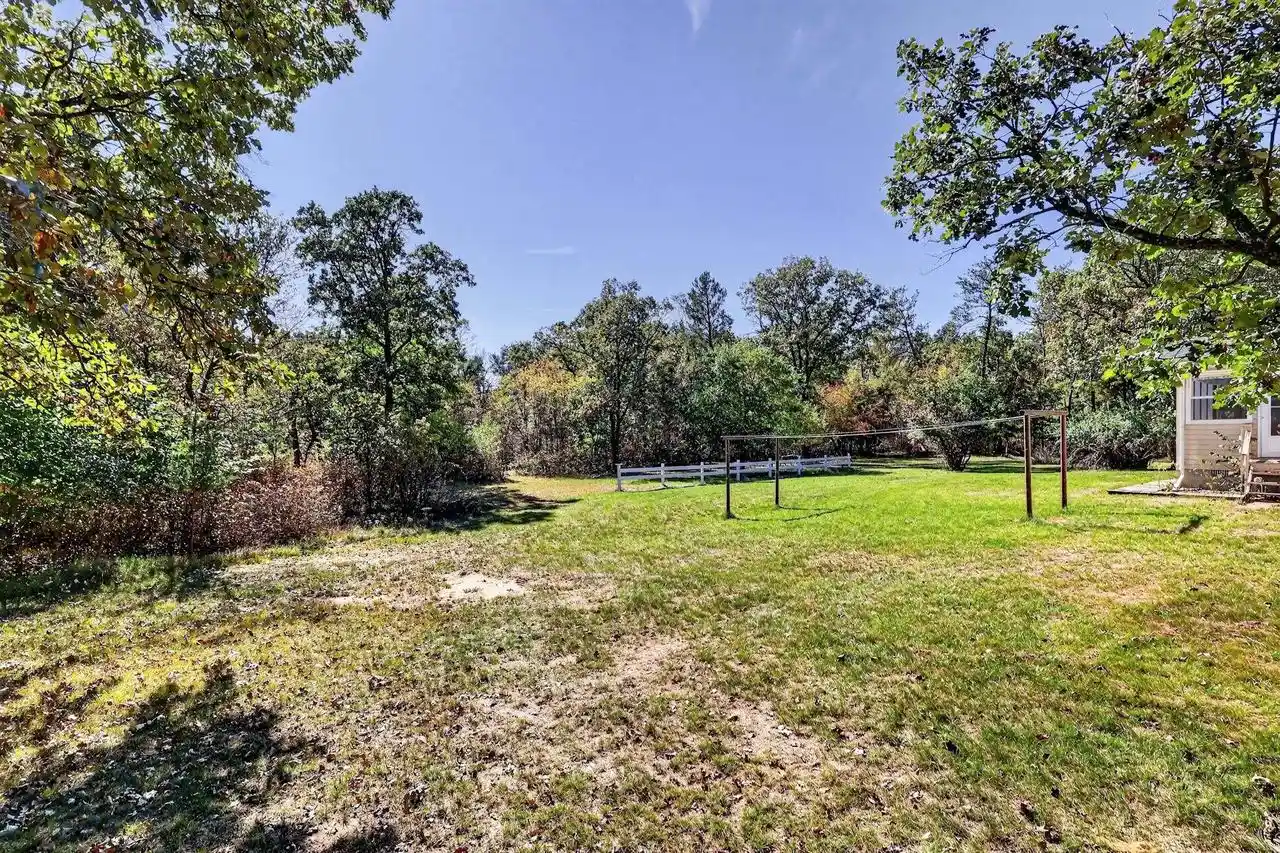 Photo 3 of Single family home for sale at 10283 Oak Ridge Rd, Wisconsin Rapids, WI 54494 | MLS# 22604969 | Listing updated on 2026-10-07