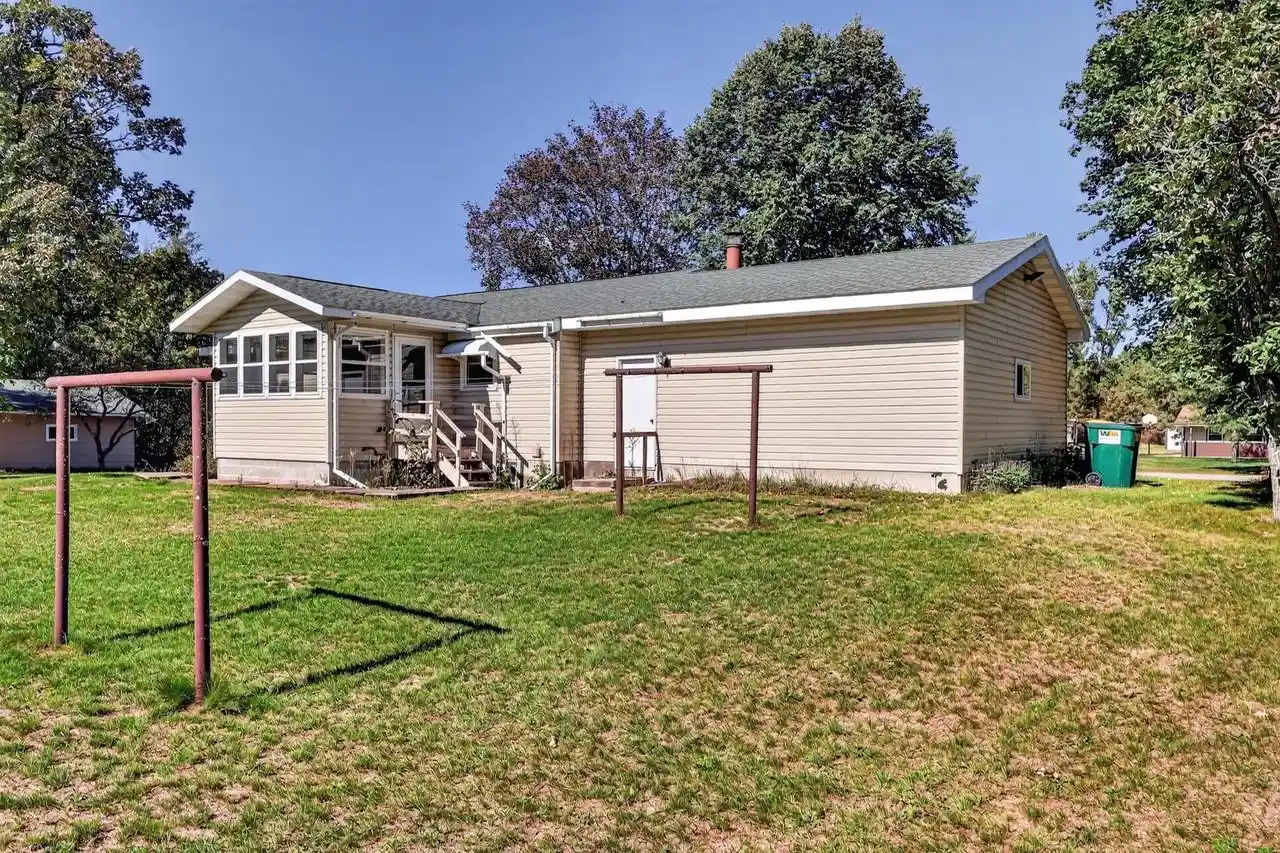 Photo 4 of Single family home for sale at 10283 Oak Ridge Rd, Wisconsin Rapids, WI 54494 | MLS# 22604969 | Listing updated on 2026-10-07