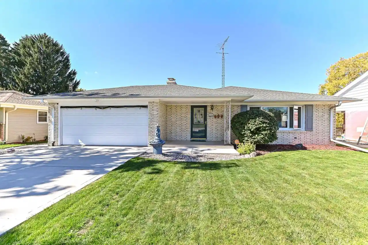 Photo 1 of Single family home for sale at 3170 Taylor Ave, Racine, WI 53405 | MLS# 1983568 | Listing updated on 2026-10-08