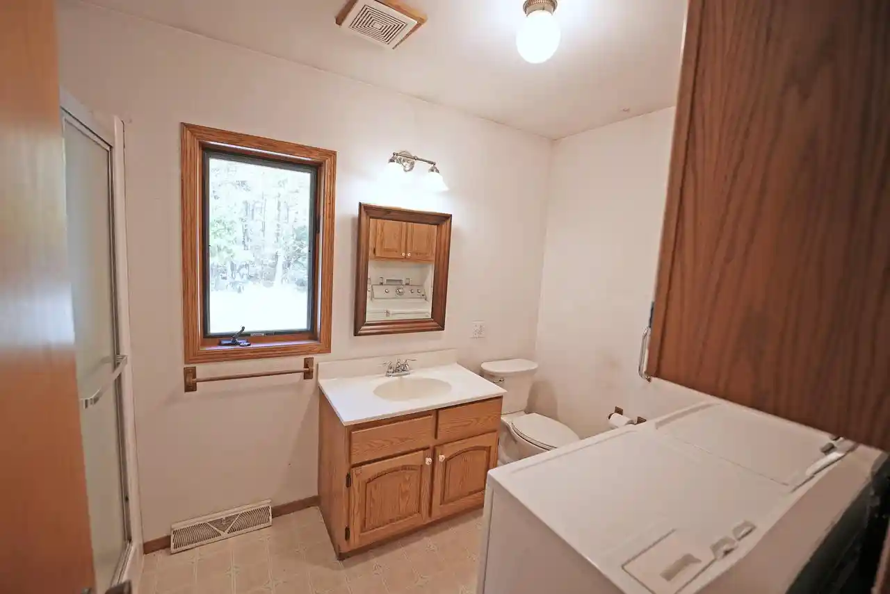 Photo 4 of Single family home for sale at N8968 Four Lakes Rd, Wausaukee, WI 54177 | MLS# 50333839 | Listing updated on 2026-10-07